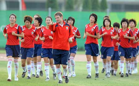Chinese women's football team prepare for Olympics